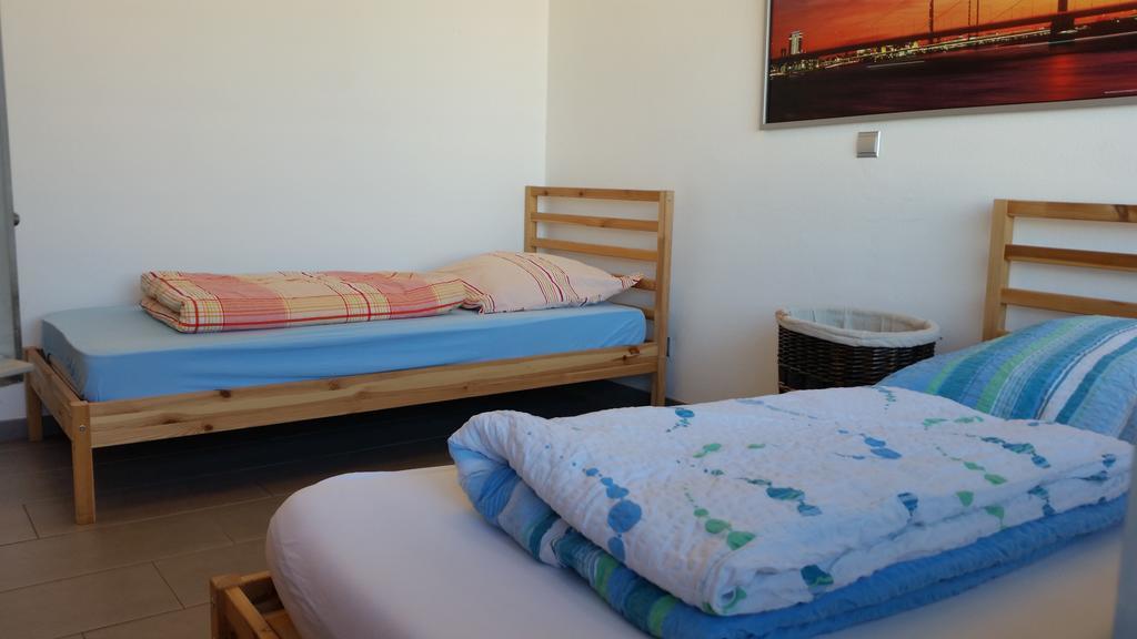 Monteurwohnung Нойс Екстериор снимка